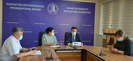 Руководитель архивного дела Казахстана в Архиве Президента РК  фото галереи 1